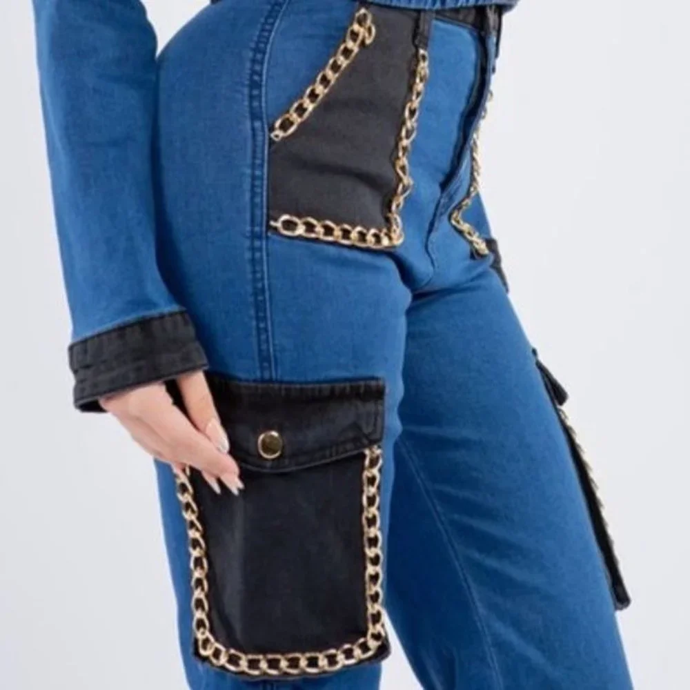 Callie Chained Cargo: Wide Leg 4-Pocket Denim Blue Stretch Jeans Black & Gold - Picture 2 of 7